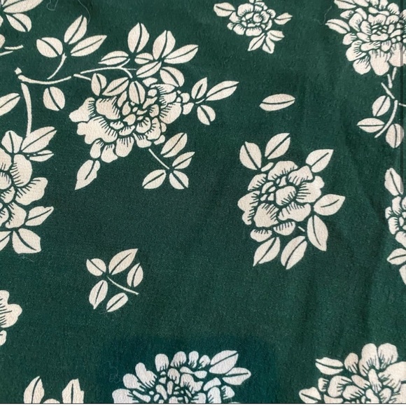 Flynn Skye Floral Mini Skirt - Picture 3 of 3